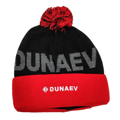 Шапка черная с помпоном "DUNAEV"