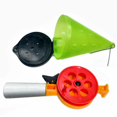 Кормушка зимняя пластик. оснащенная             